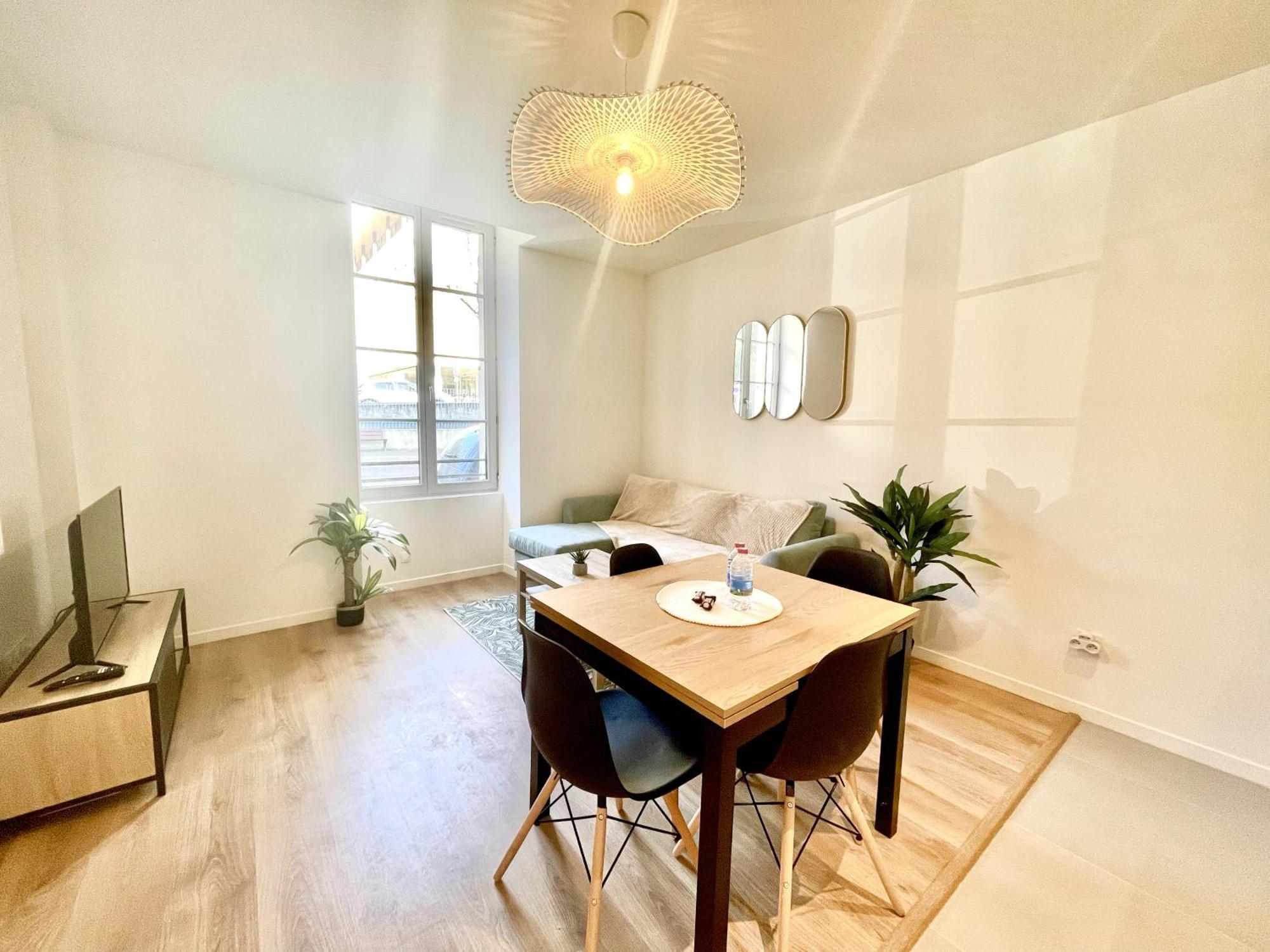 Le Petit Luberon Wifi Fibre Appartamento Cavaillon